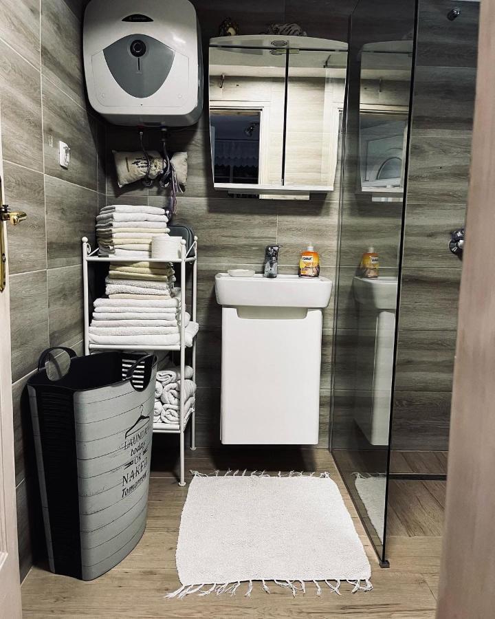 Holiday Home Amila Високо Экстерьер фото